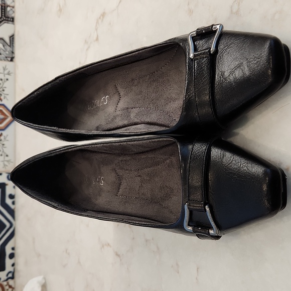 Aerosoles Black Faux Leather 2 inch Pumps, Vegan - Picture 2 of 5